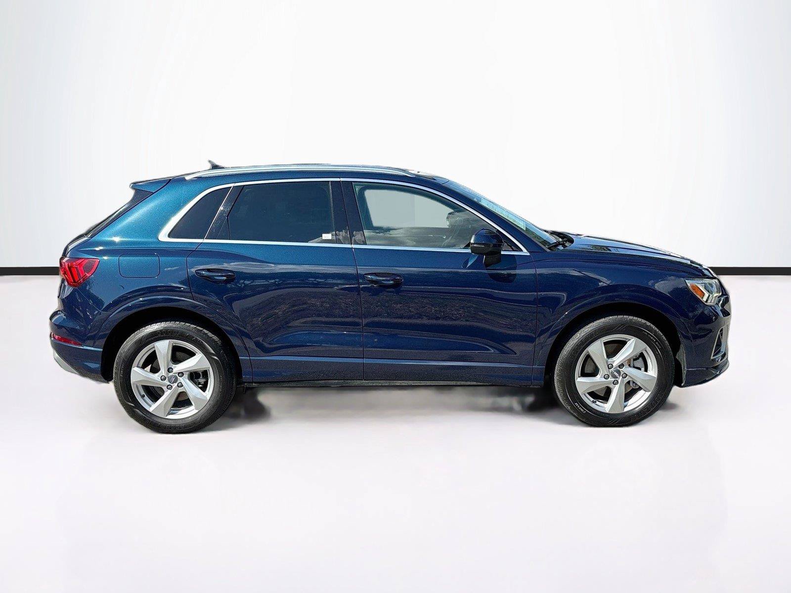 Used 2020 Audi Q3 2.0T Premium Plus w/ Premium Plus Package AWD/4WD image 8