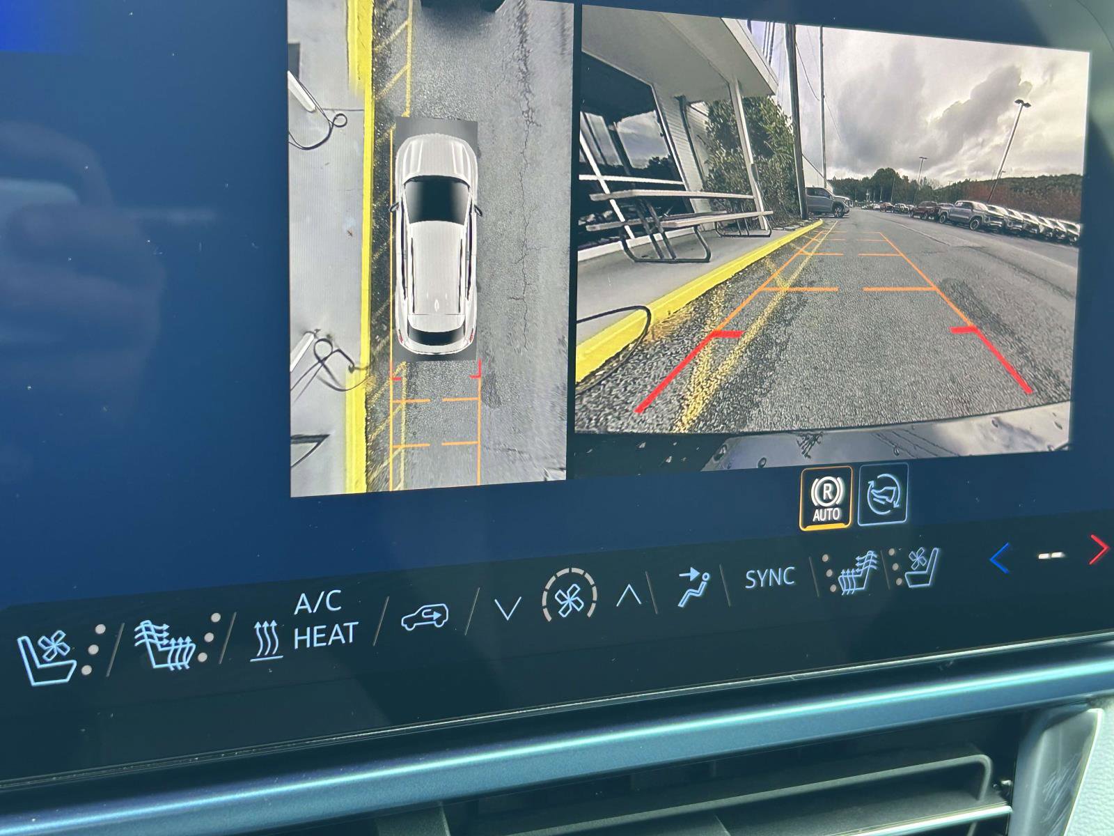 New 2026 Chevrolet Equinox EV LT image 25