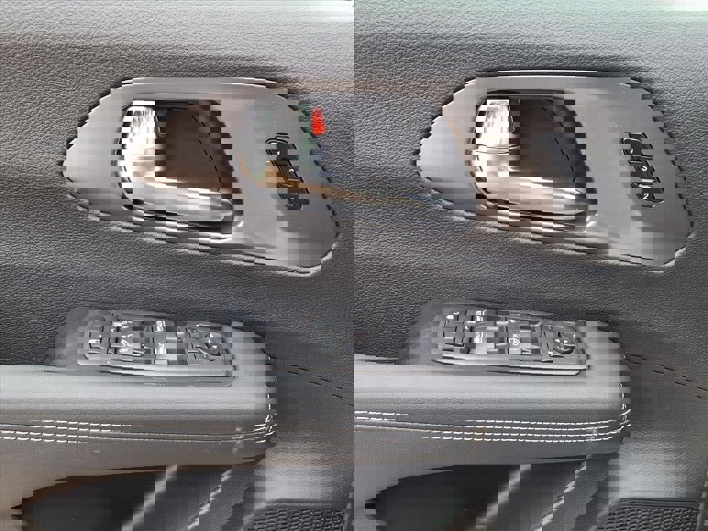 New 2026 Chrysler Pacifica Select image 18