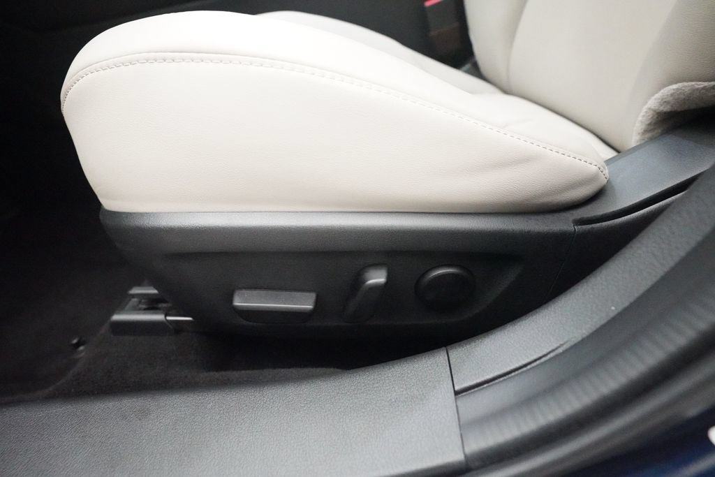 Used 2022 MAZDA MAZDA3 s FWD image 27