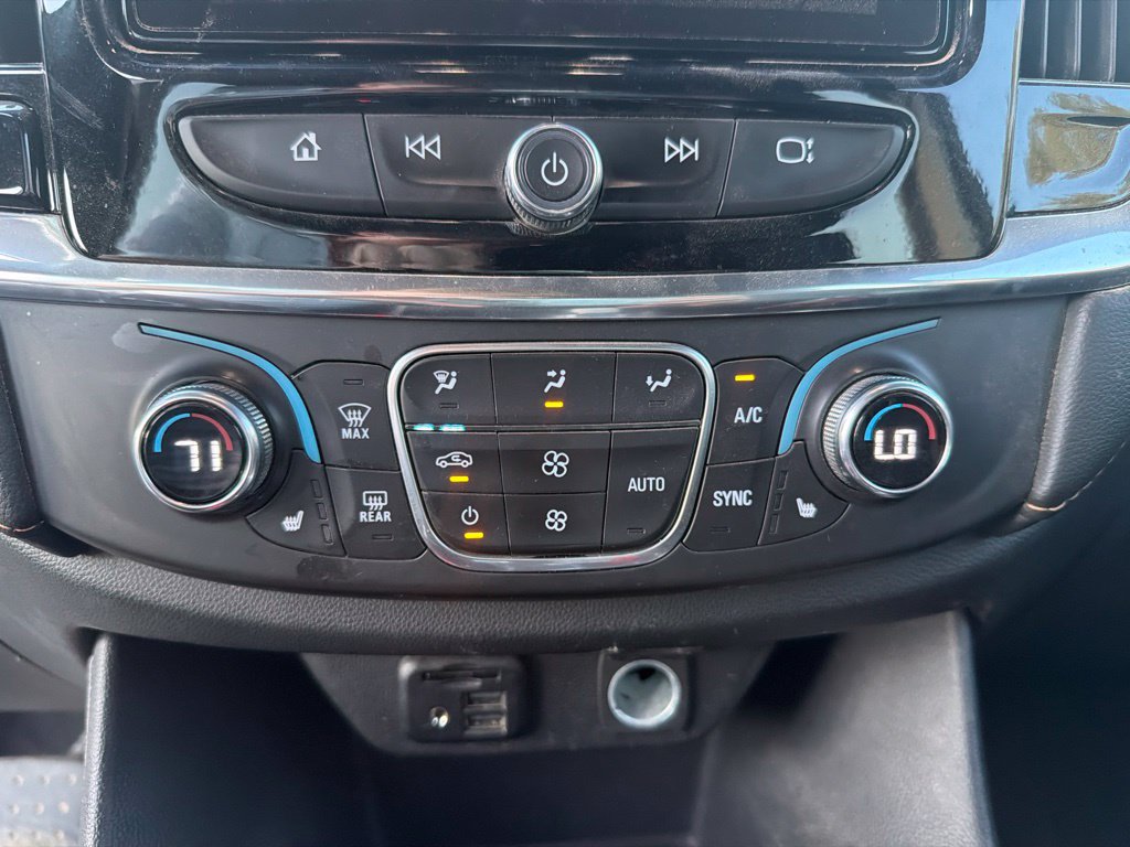 Used 2020 Chevrolet Traverse RS w/ LPO, Floor Liner Package FWD image 17