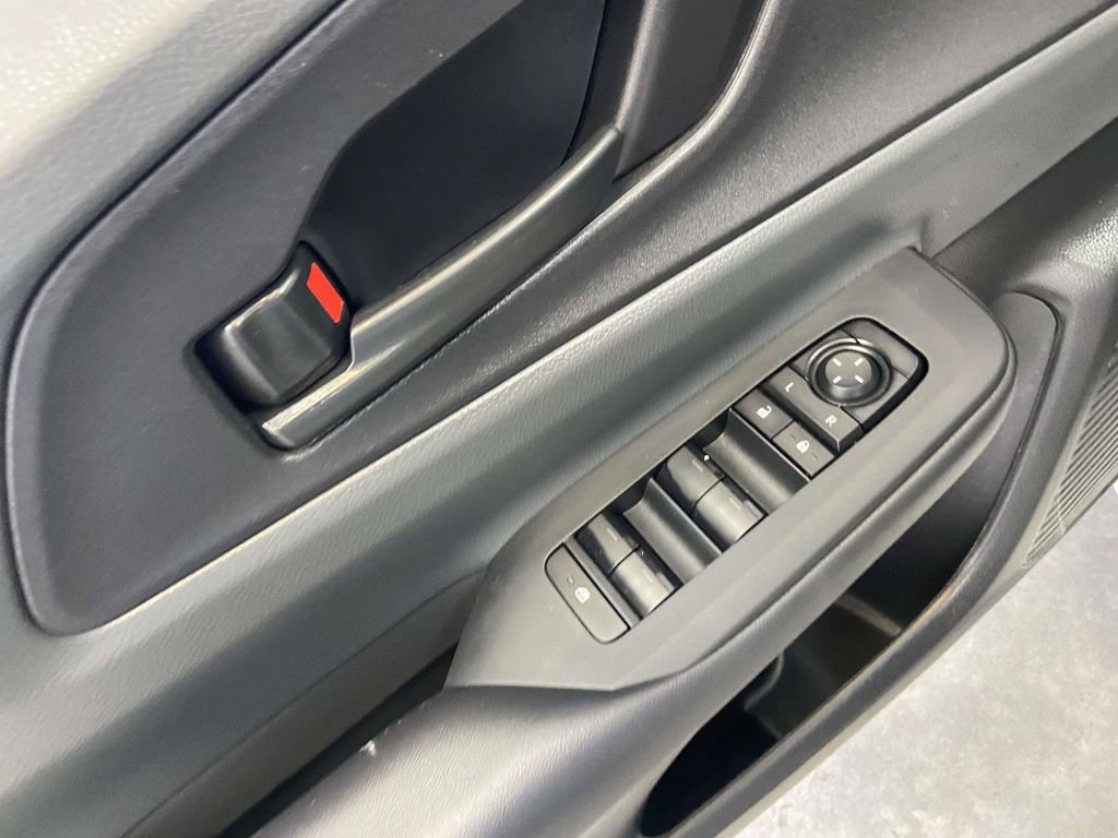 Used 2025 Toyota Prius LE FWD image 17