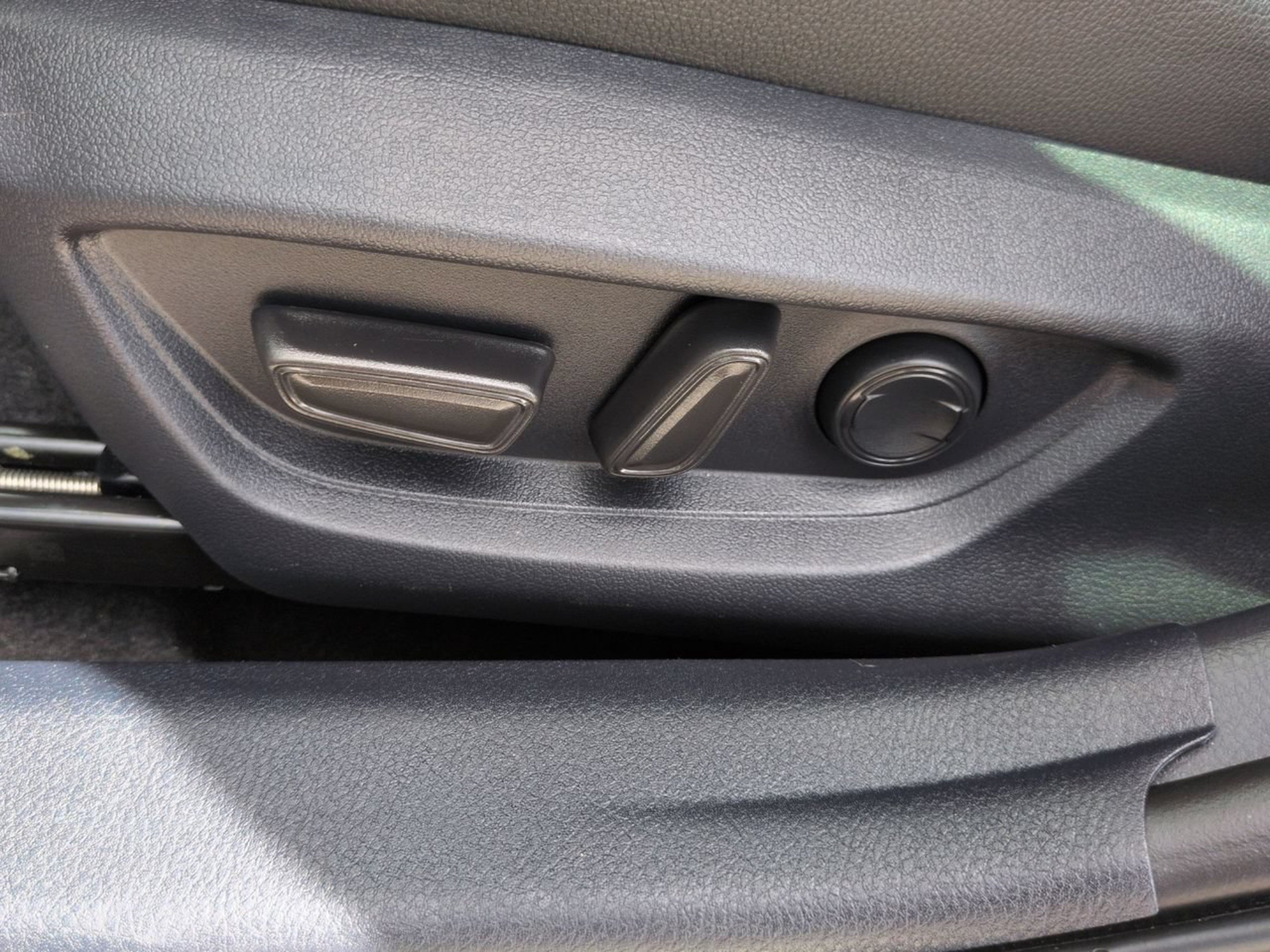 Used 2025 Toyota Camry SE FWD image 23