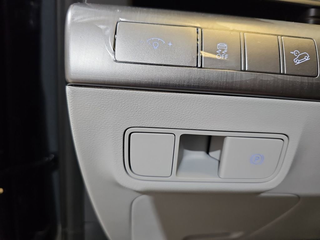 New 2026 Hyundai Kona SEL Premium image 24