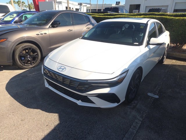 Used 2025 Hyundai Elantra Limited