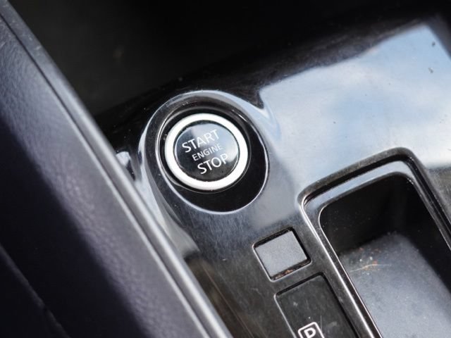 Used 2021 Nissan Versa S FWD image 22