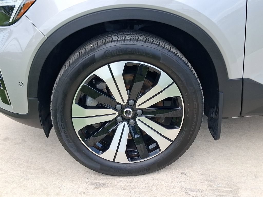 Used 2023 Volvo C40 P8 Recharge Plus AWD/4WD image 3