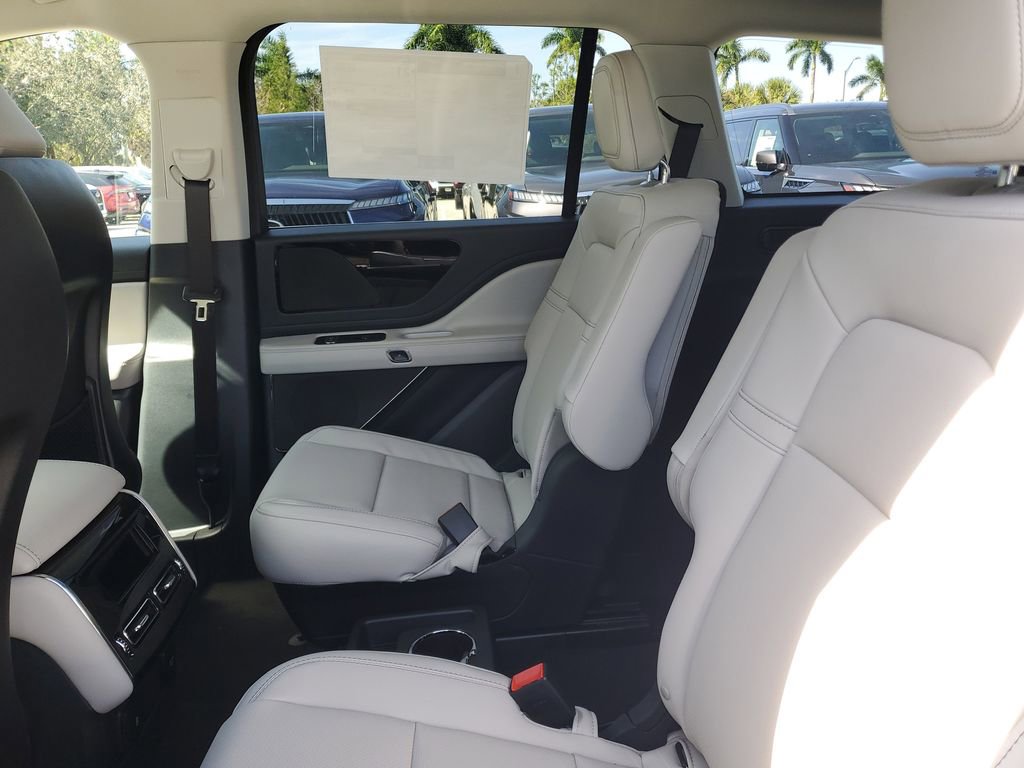 New 2026 Lincoln Aviator 2WD image 11