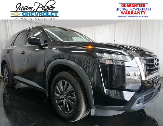 Used 2024 Nissan Pathfinder S image 1