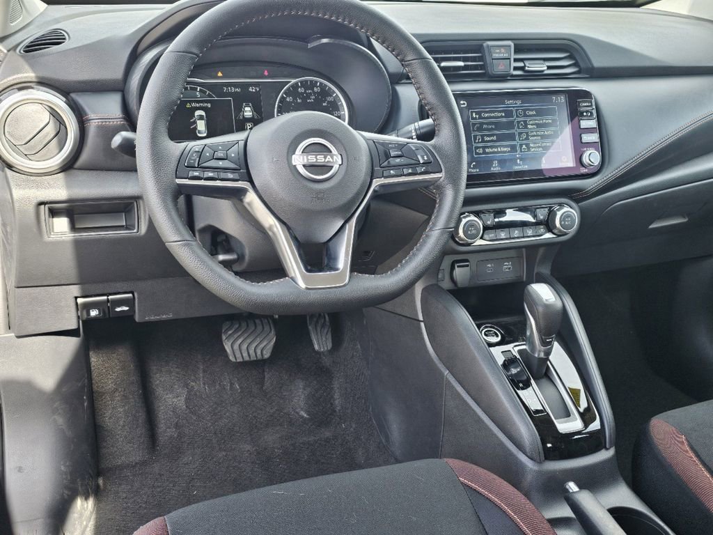 New 2025 Nissan Versa SR image 30