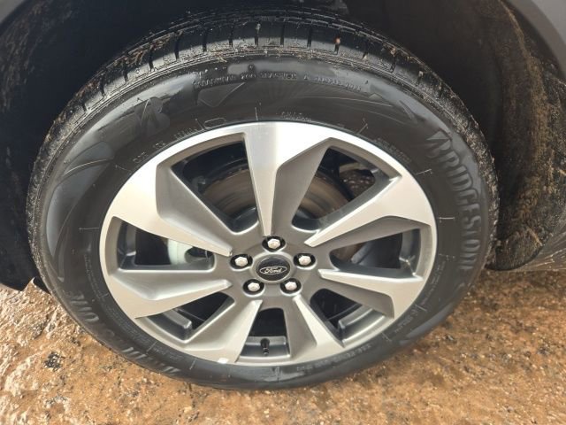 Used 2025 Ford Escape Platinum image 14