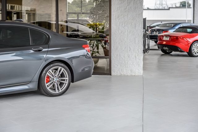 Used 2019 BMW 740i w/ M Sport Package RWD image 61