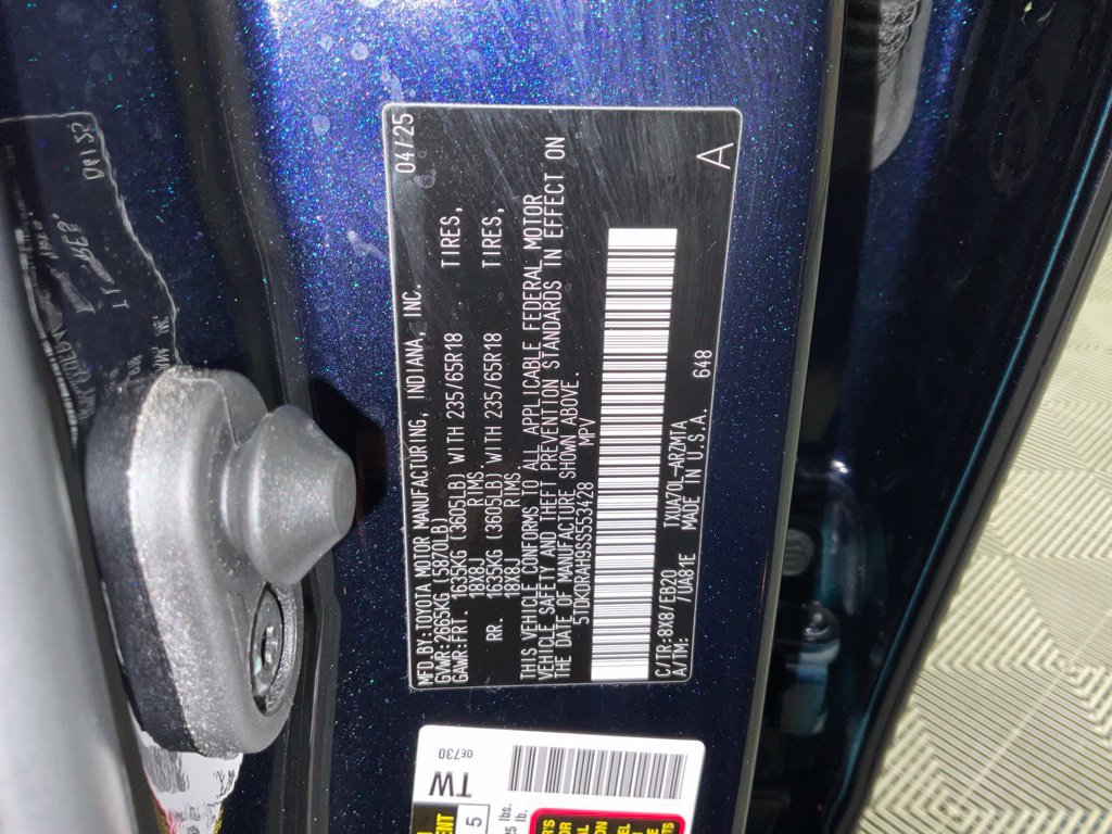 Used 2025 Toyota Highlander XLE FWD image 30