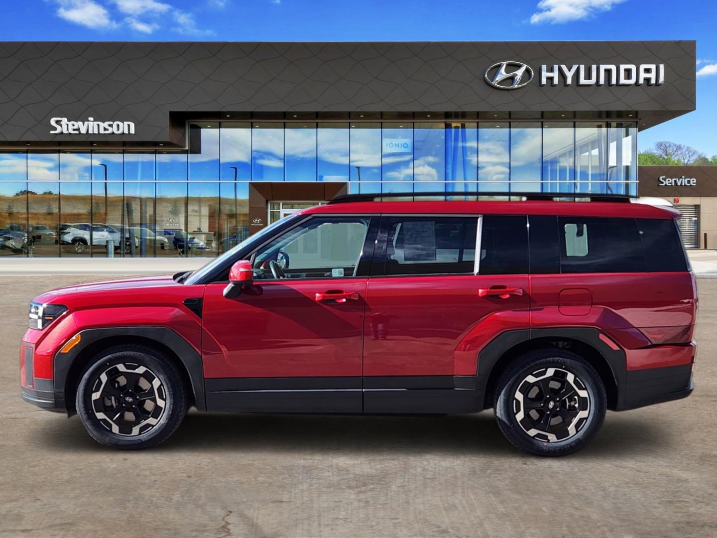 Used 2024 Hyundai Santa Fe SEL image 2