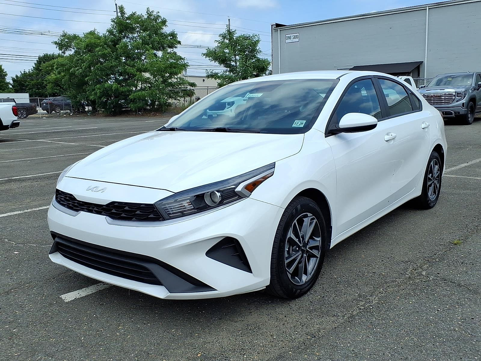 Used 2024 Kia Forte LXS FWD image 3