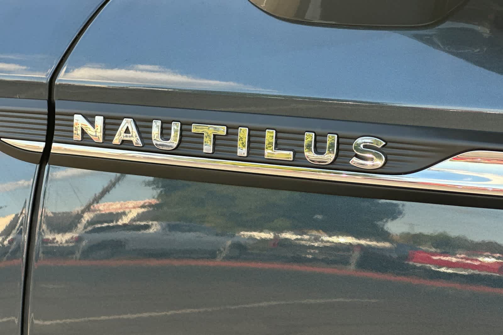 Used 2022 Lincoln Nautilus Reserve w/ Equipment Group 201A FWD image 29