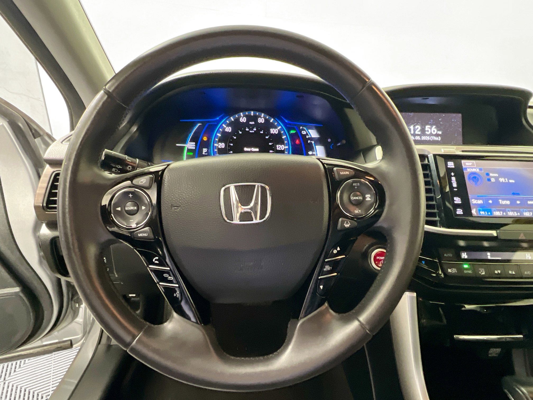 Used 2017 Honda Accord Touring image 17