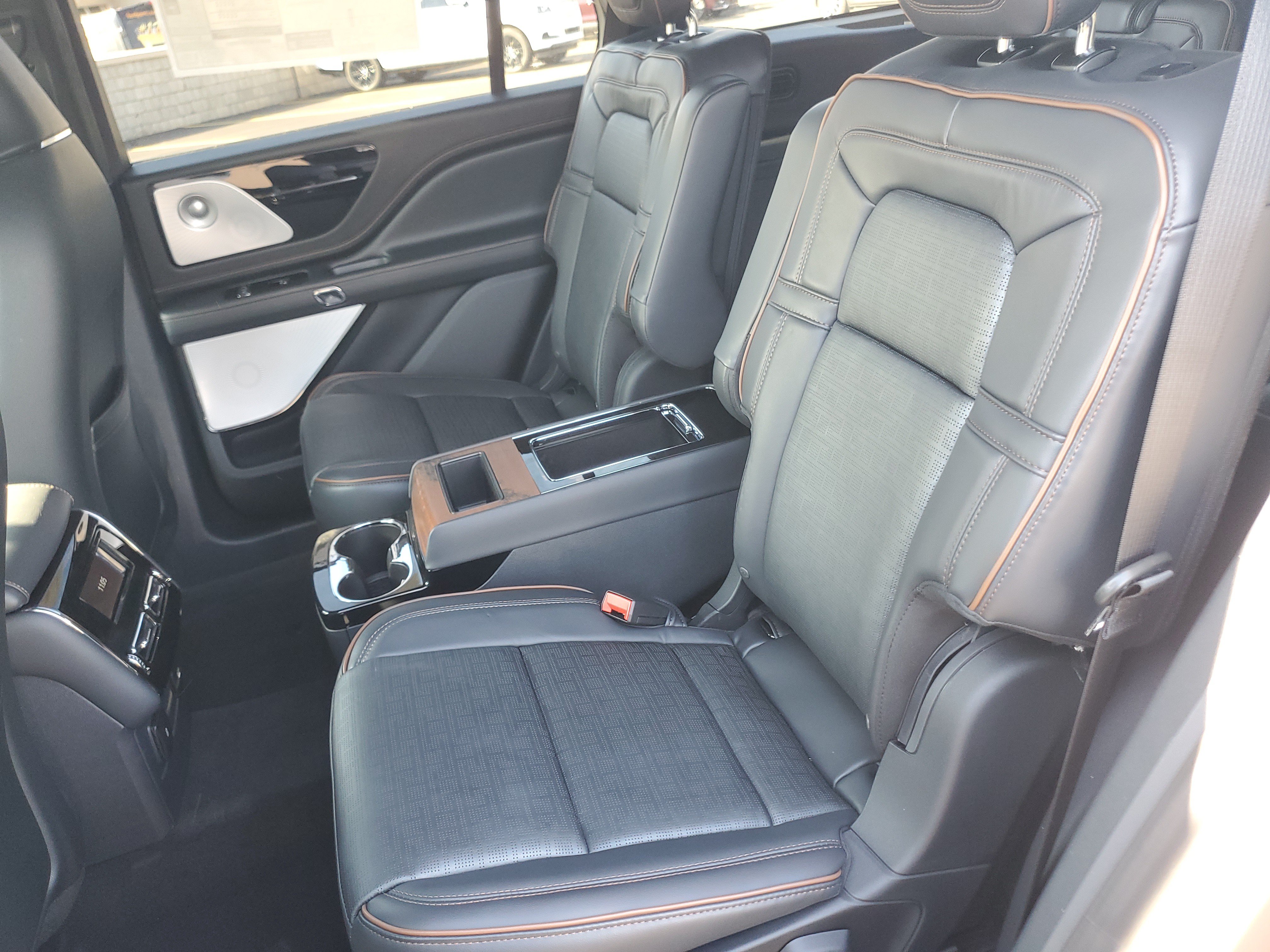 New 2027 Lincoln Aviator Black Label w/ Black Label Special Edition AWD/4WD image 27