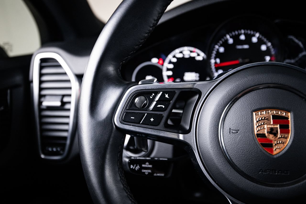 Certified 2023 Porsche Cayenne Platinum Edition AWD/4WD image 17