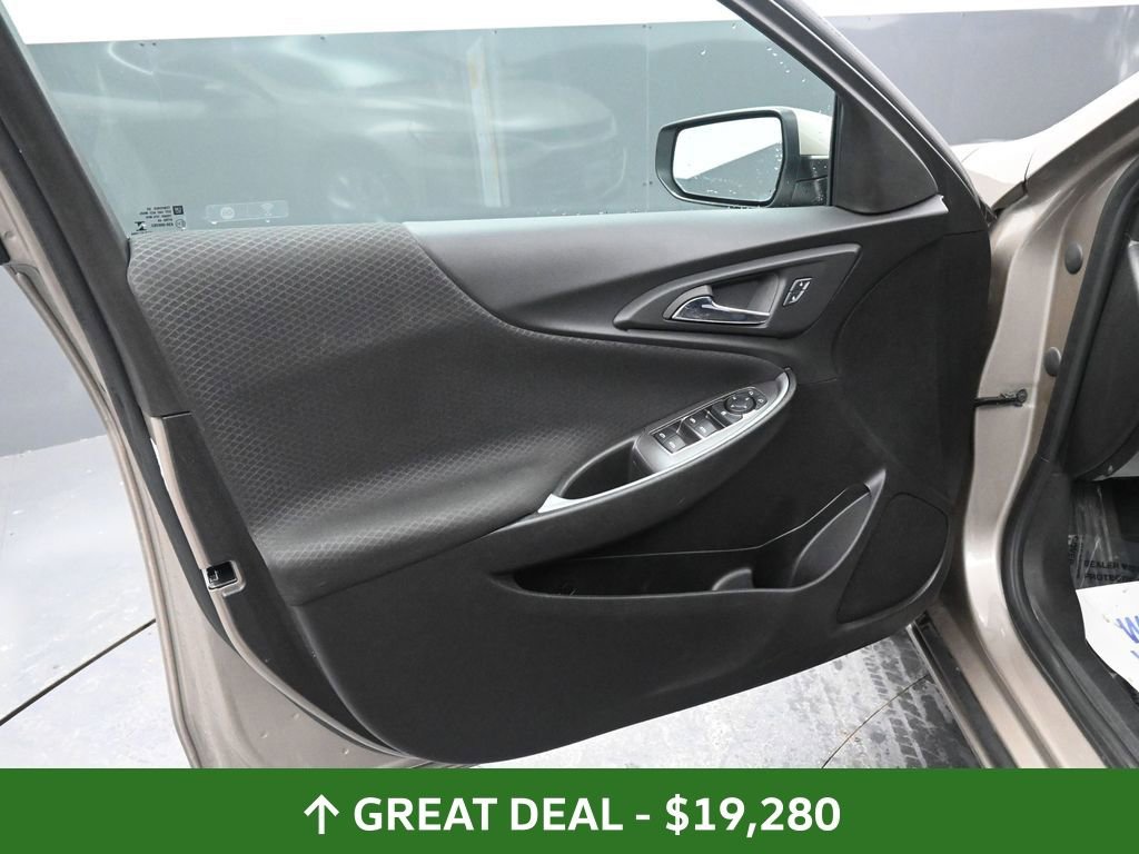 Used 2025 Chevrolet Malibu LT image 29