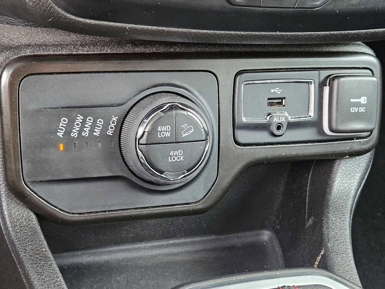 Used 2023 Jeep Renegade Trailhawk image 22