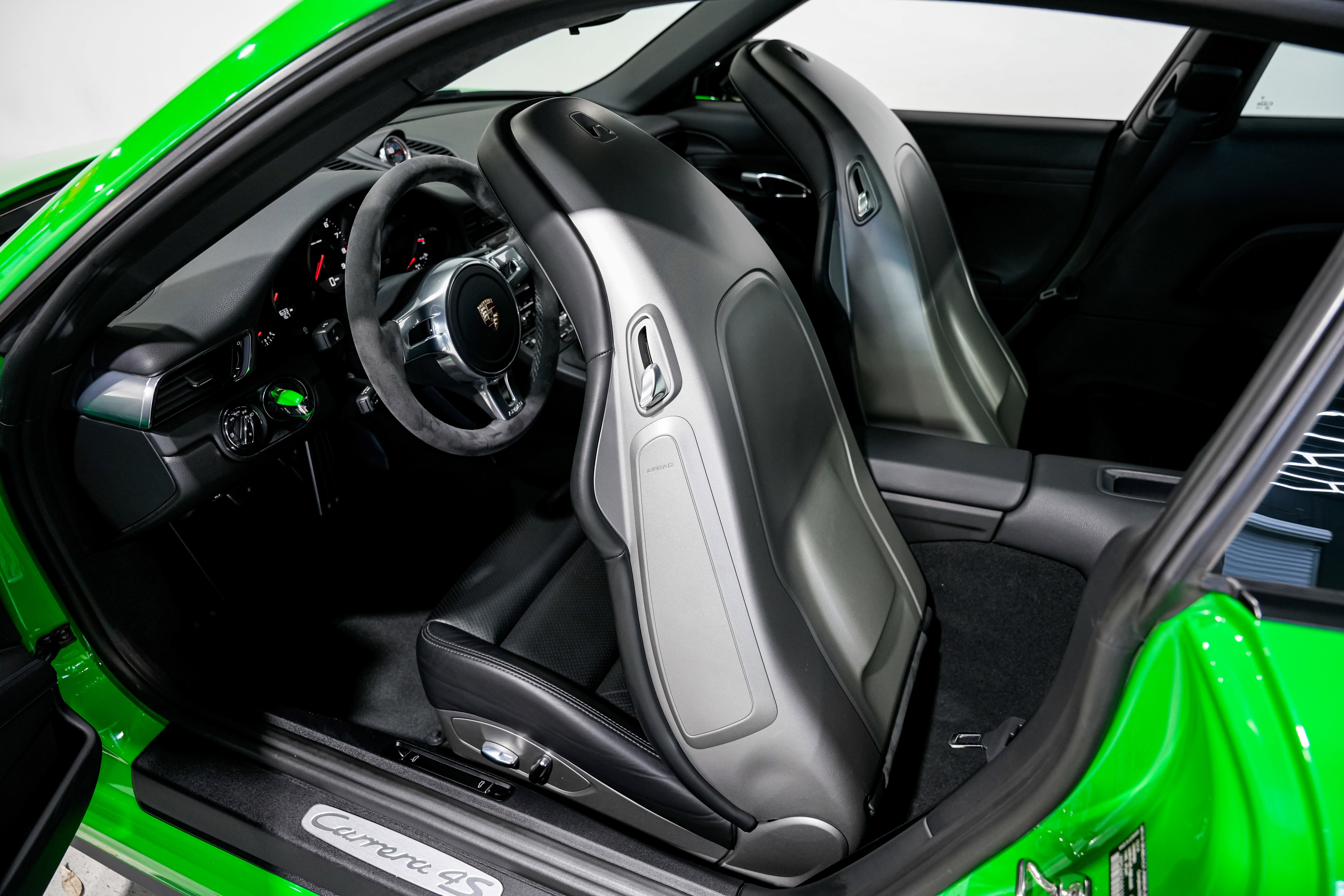 Used 2014 Porsche 911 Carrera 4S image 22