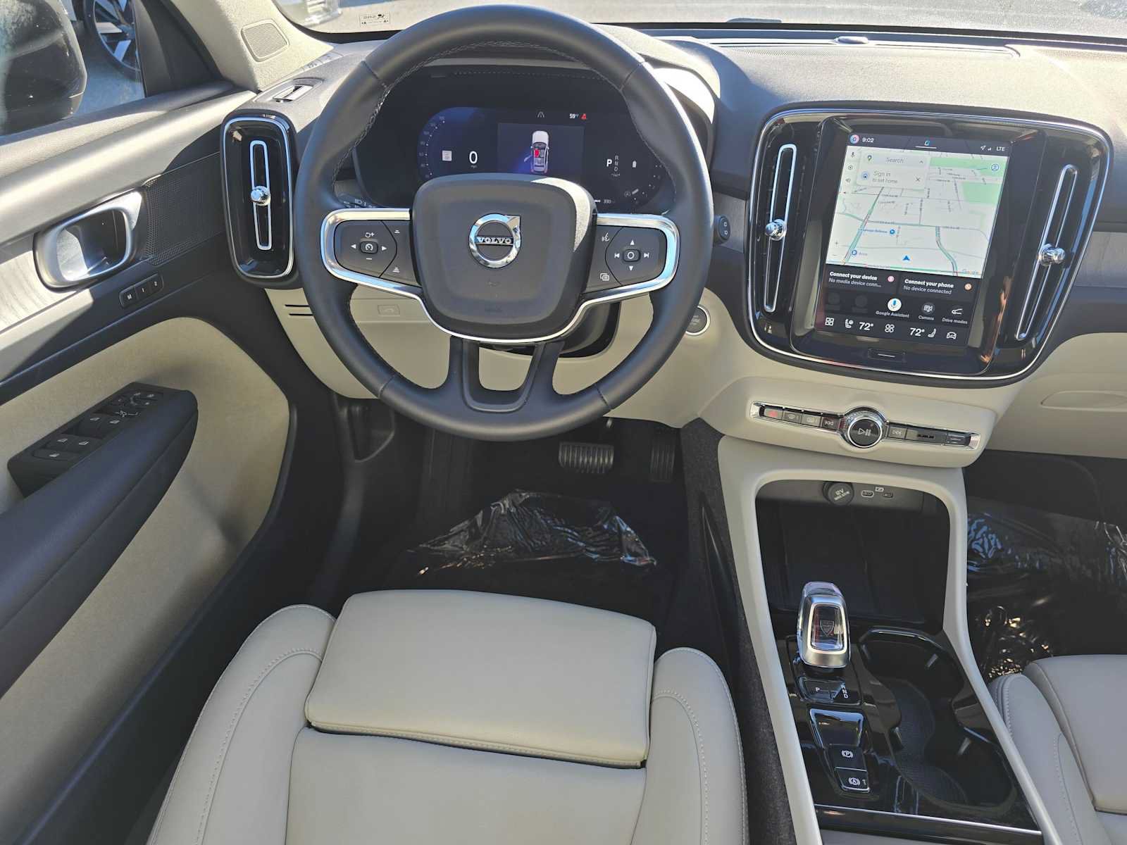 Certified 2026 Volvo XC40 B5 Plus AWD/4WD image 18