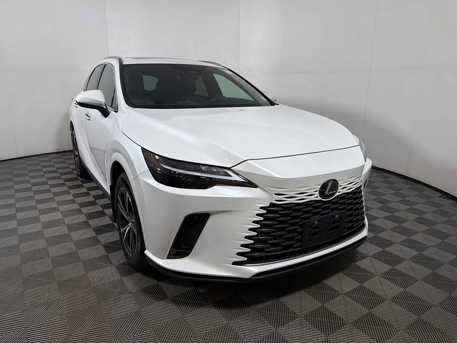 Used 2024 Lexus RX 350 Premium w/ Accessory Package (Z1) AWD/4WD image 2