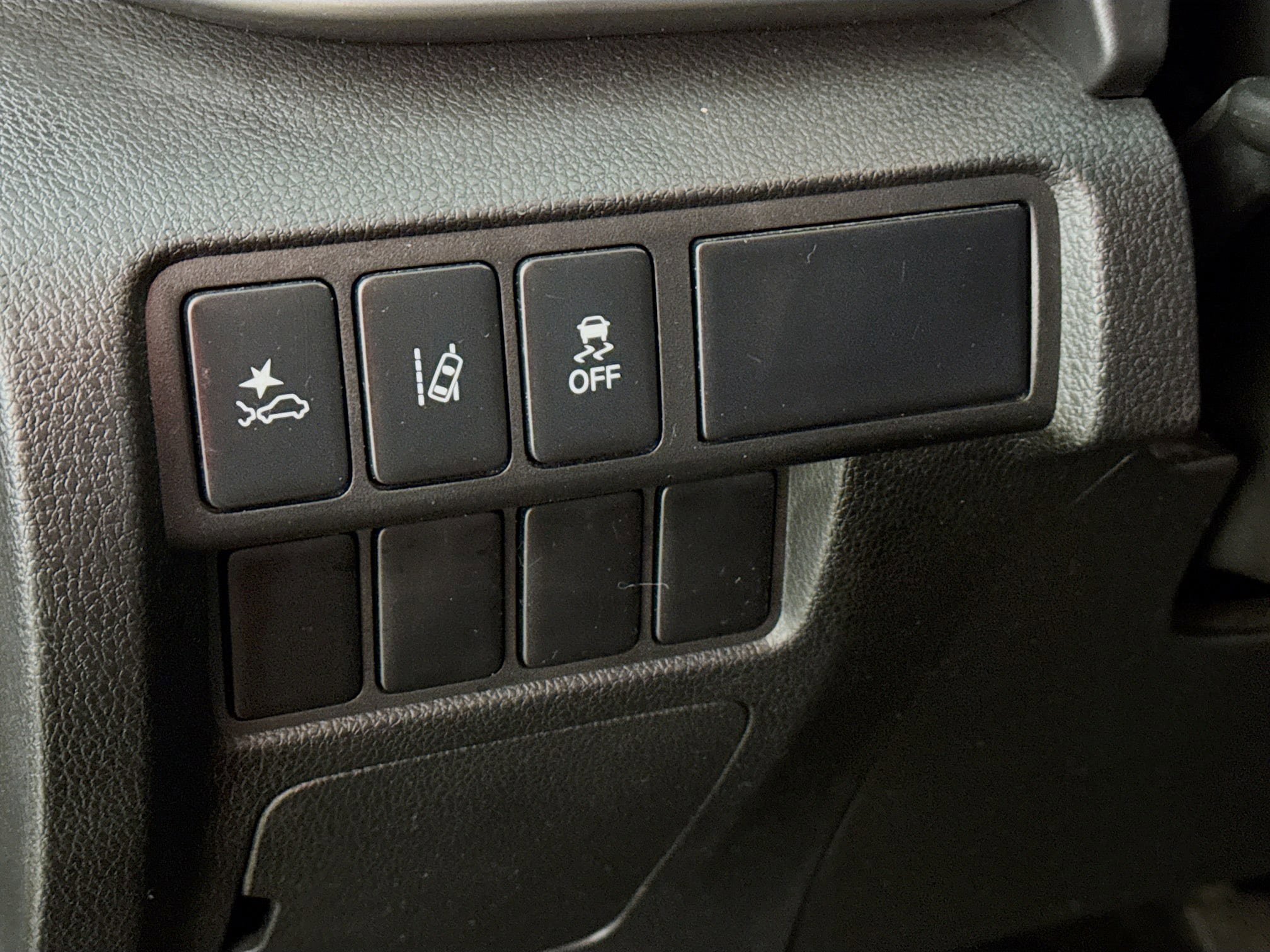 Used 2024 Mitsubishi Eclipse Cross ES AWD/4WD image 11