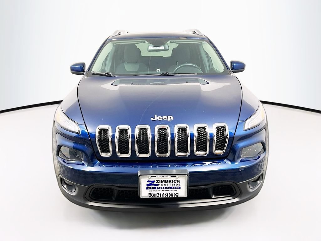 Used 2018 Jeep Cherokee Latitude w/ Cold Weather Group AWD/4WD image 2
