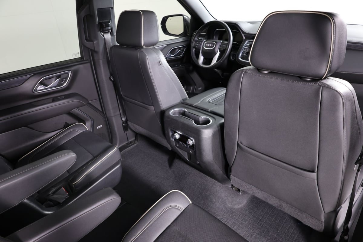 Used 2023 GMC Yukon XL SLT AWD/4WD image 42