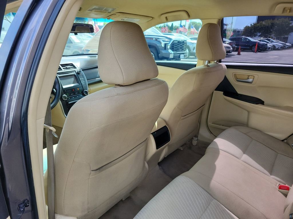 Used 2015 Toyota Camry LE FWD image 14