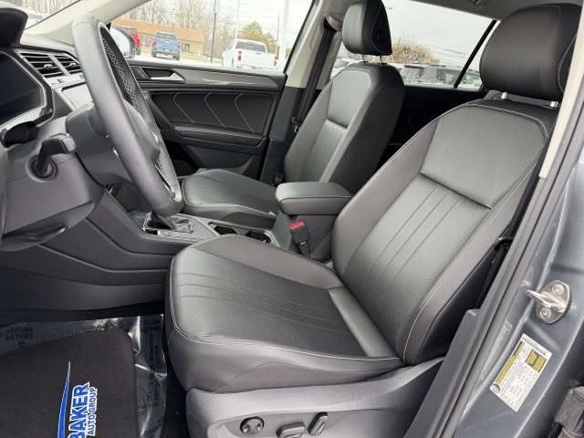 Used 2023 Volkswagen Tiguan SE image 5