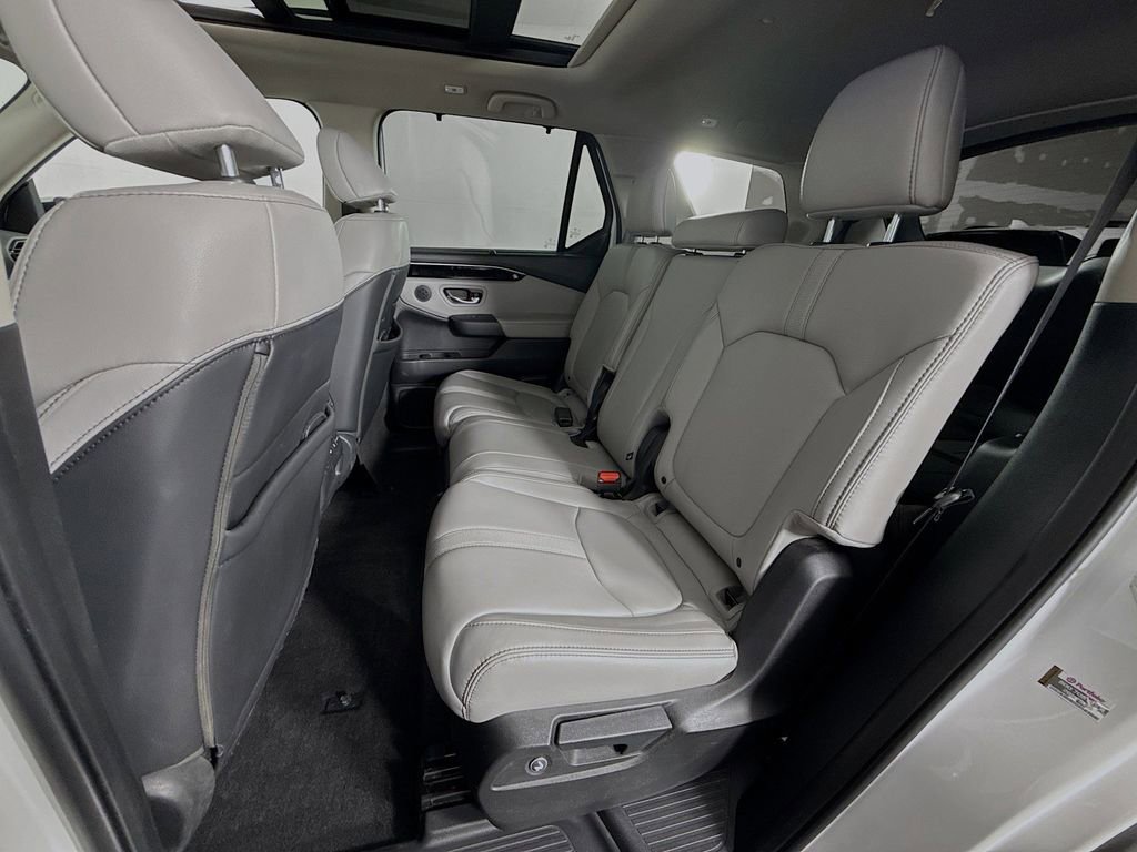 Certified 2023 Honda Pilot Touring image 23