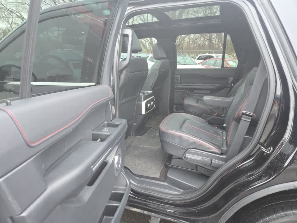 Used 2023 Ford Expedition Limited image 10