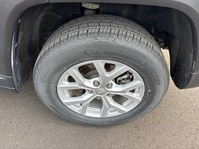 Used 2023 Jeep Grand Cherokee Limited AWD/4WD image 7