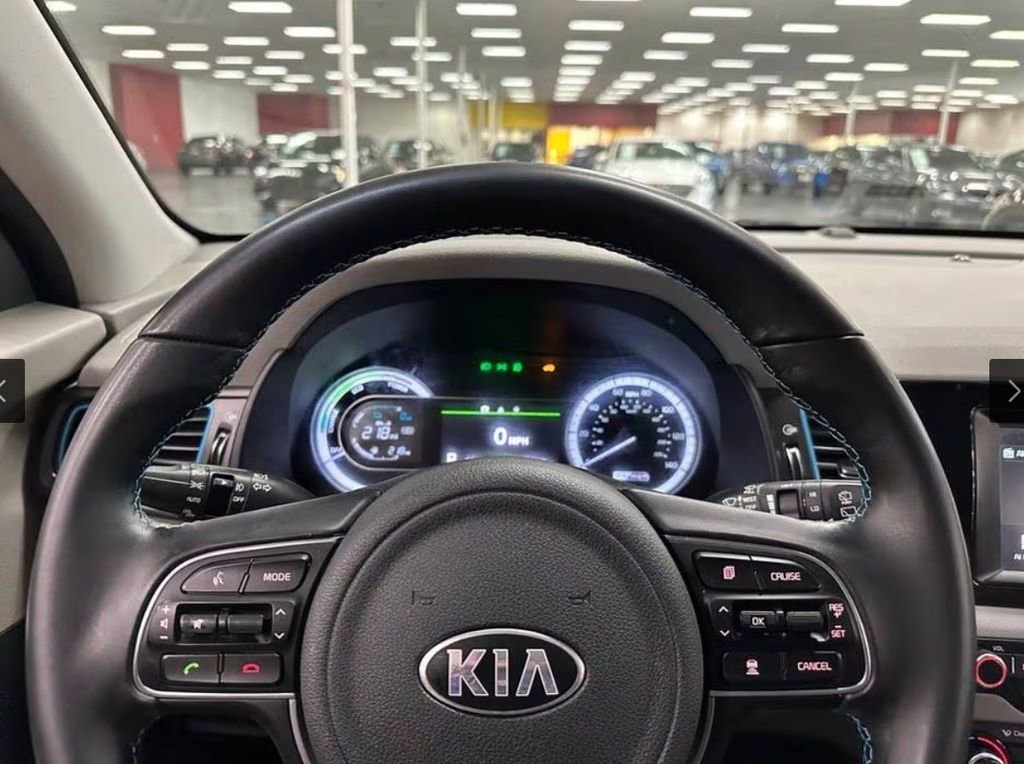 Used 2018 Kia Niro LX image 13