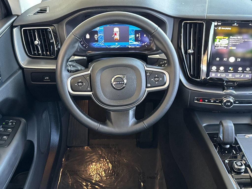 Certified 2025 Volvo XC60 B5 Core AWD/4WD image 13