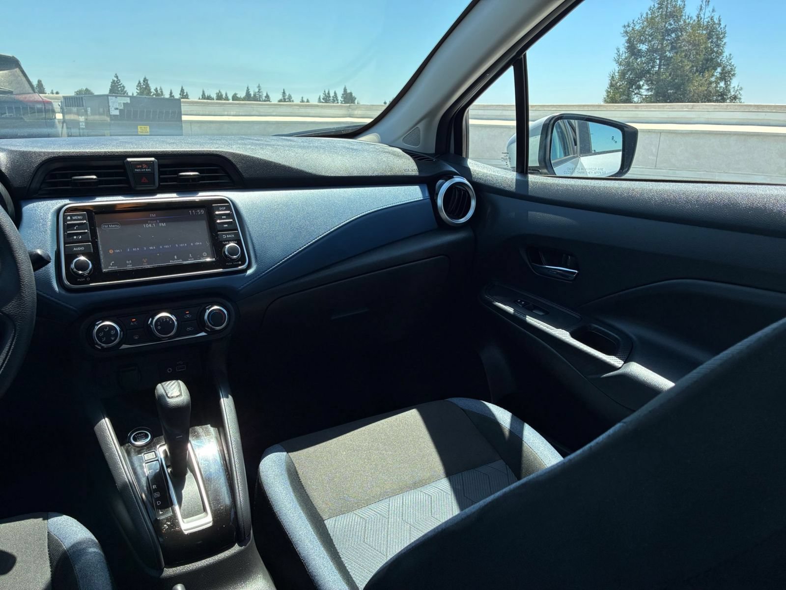 Used 2025 Nissan Versa SV FWD image 32