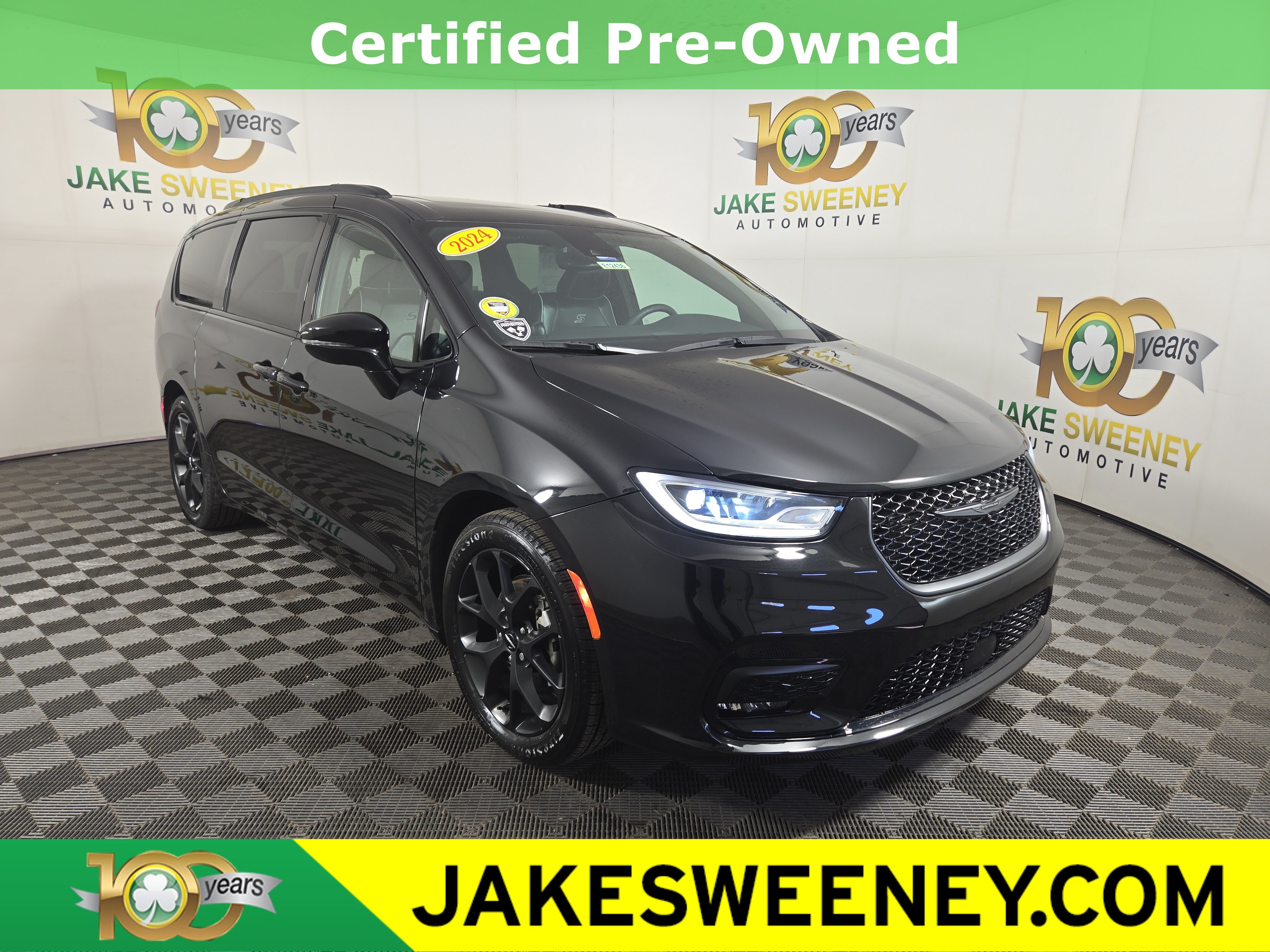 Certified 2024 Chrysler Pacifica Limited w/ S Appearance Package FWD image 1