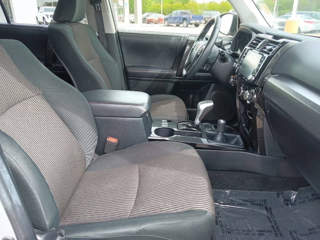 Used 2024 Toyota 4Runner TRD Off-Road AWD/4WD image 31