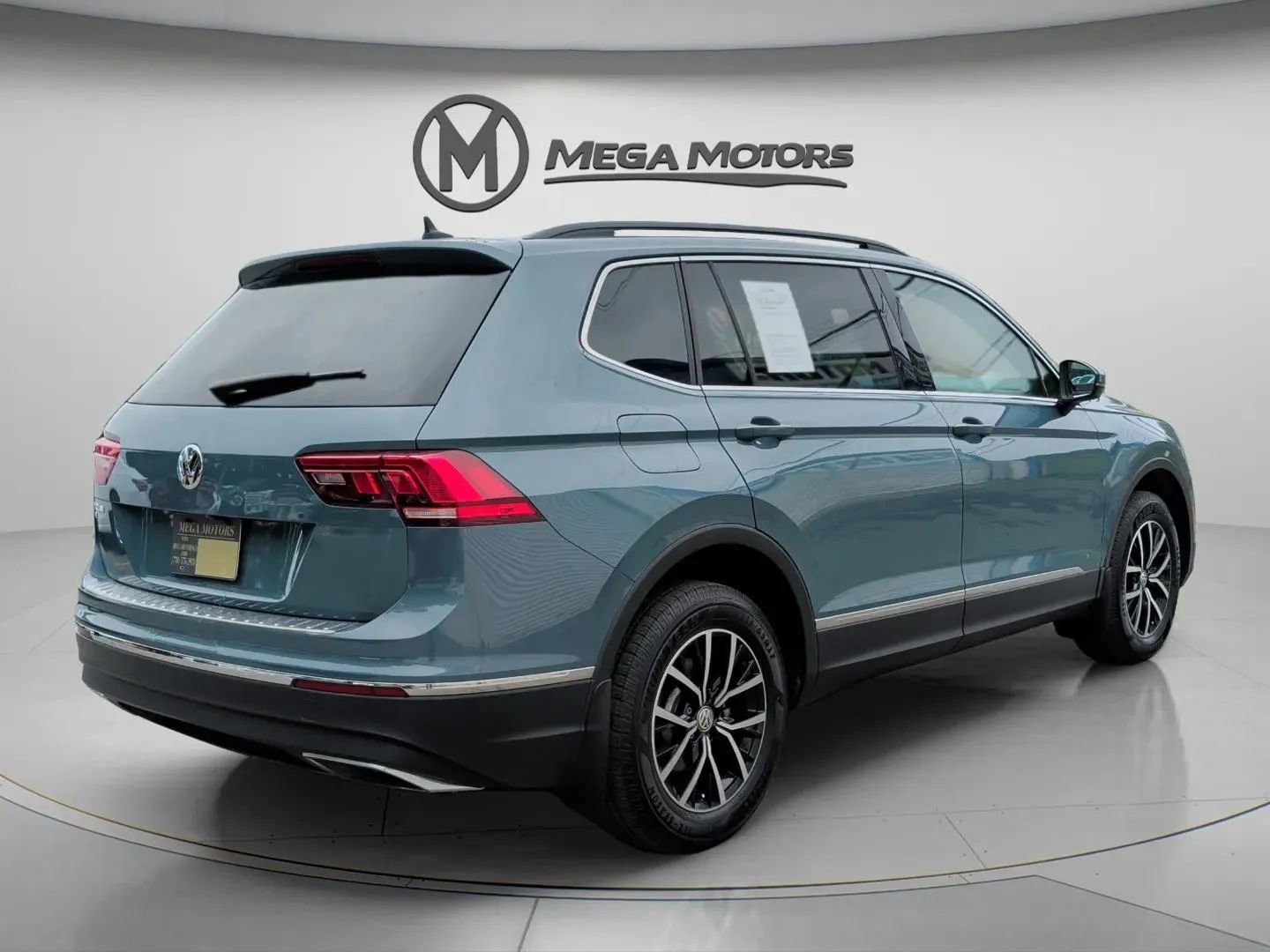 Used 2021 Volkswagen Tiguan SE image 5