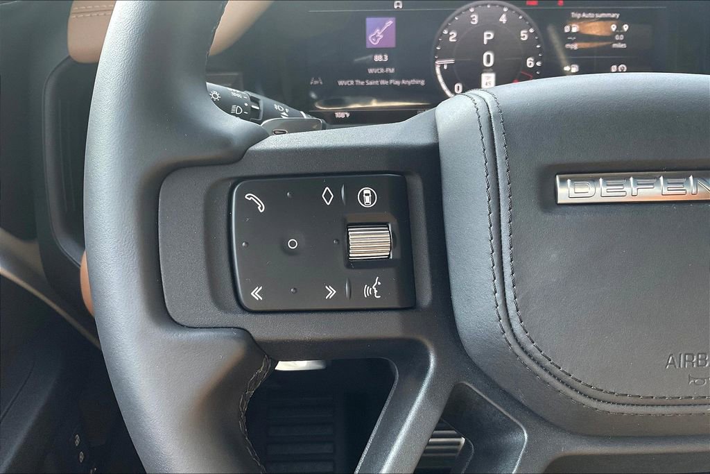 Used 2025 Land Rover Defender 110 V8 image 11