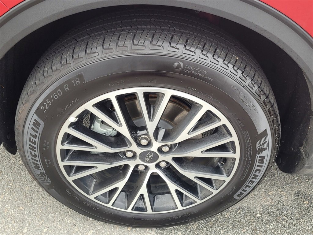 Used 2025 Ford Escape SE image 14