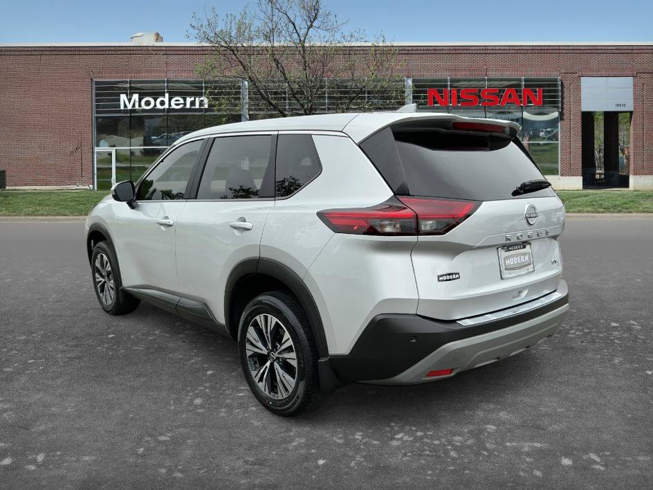 Certified 2023 Nissan Rogue SV FWD image 2