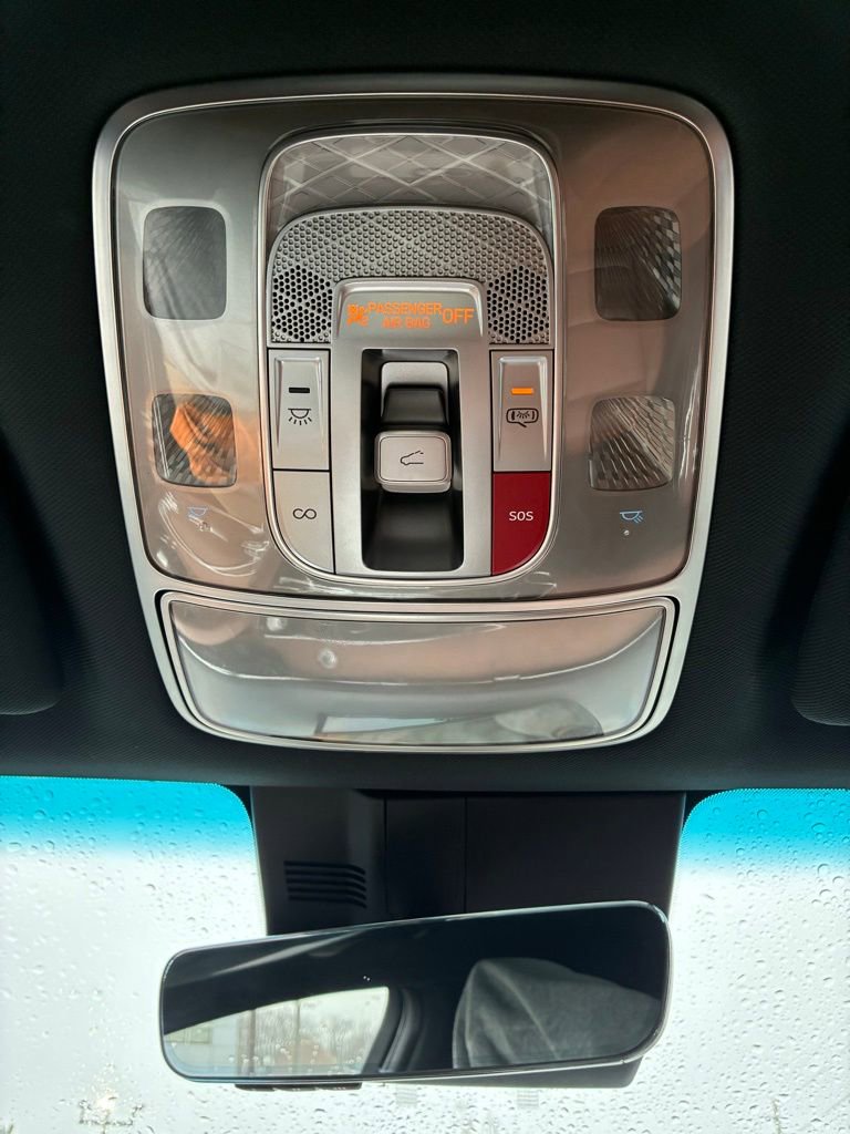 Used 2023 Genesis GV70 2.5T w/ Advanced Package image 43