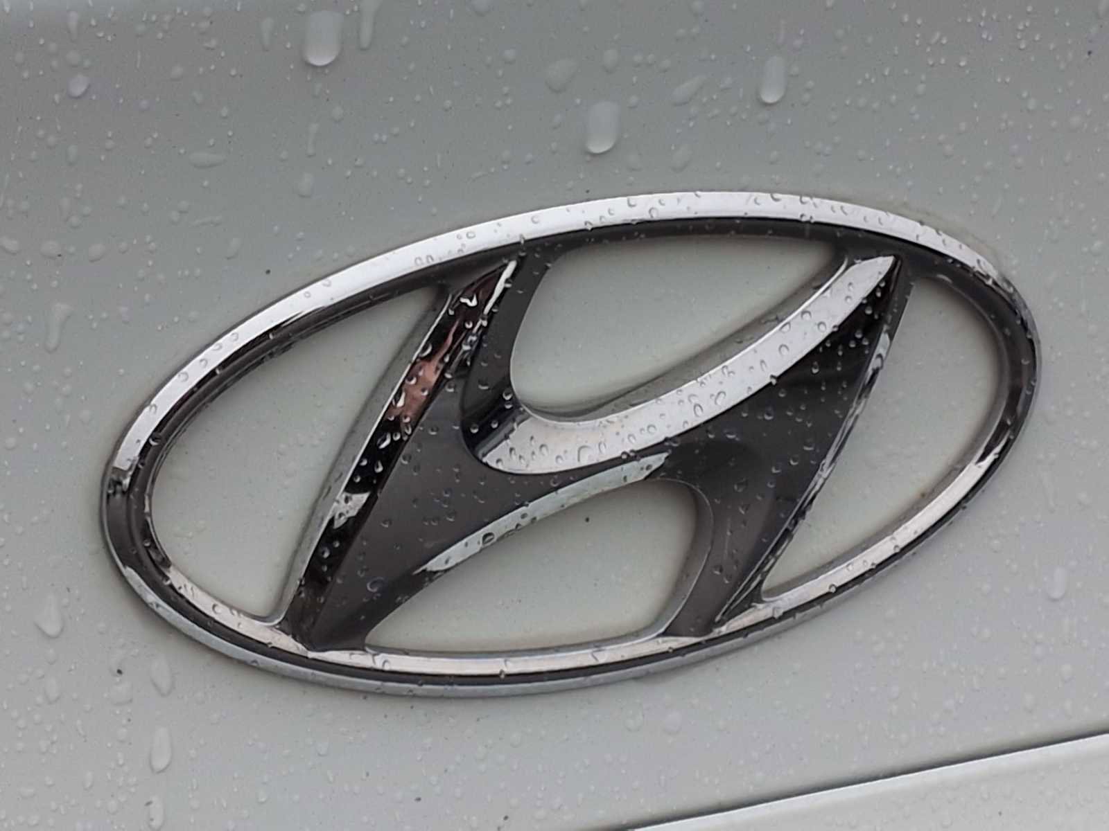 Used 2013 Hyundai Accent GLS FWD image 12