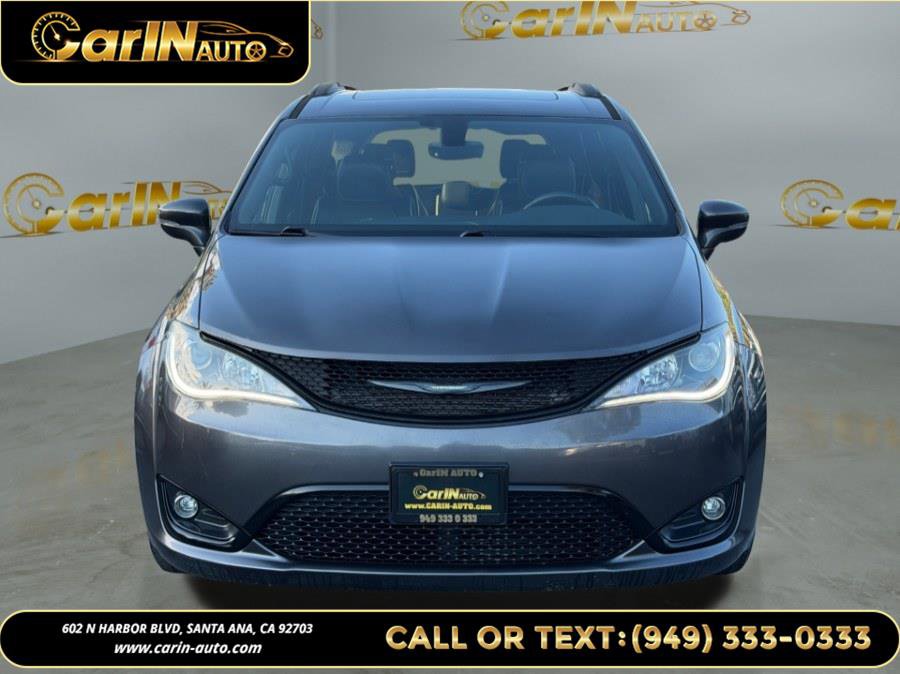 Used 2019 Chrysler Pacifica Limited w/ S Appearance Package image 2