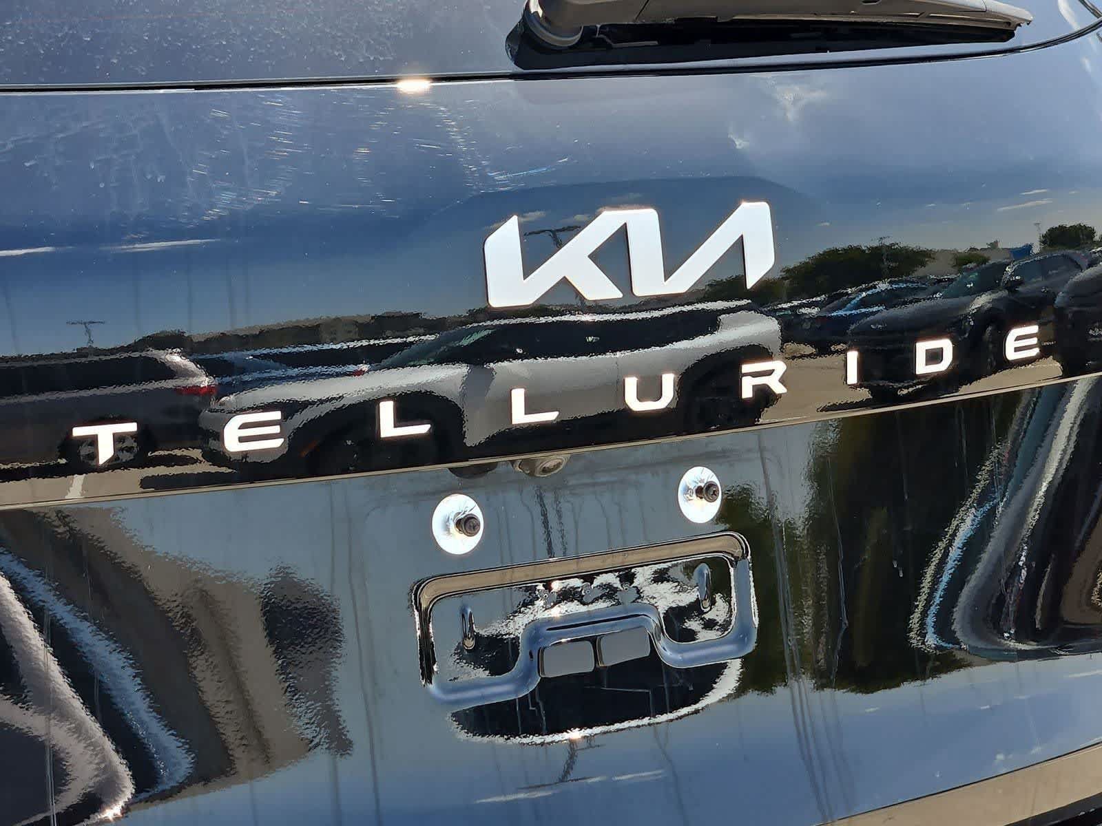 Used 2024 Kia Telluride S FWD image 12