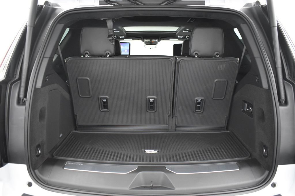 Certified 2026 Cadillac Escalade Platinum Sport w/ LPO, ONYX Package AWD/4WD image 33